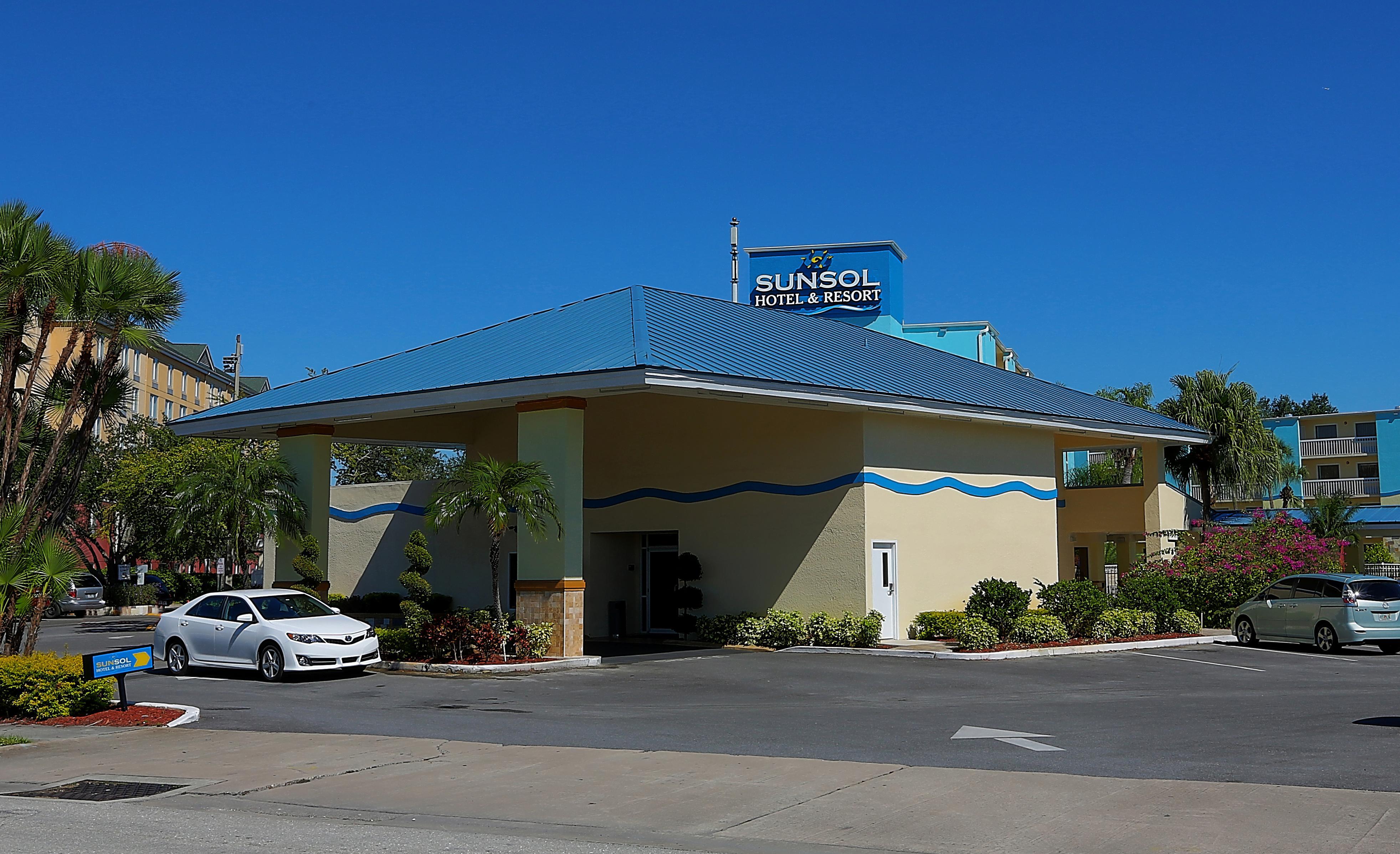 Surestay Plus By Best Western Orlando International Drive Exterior photo